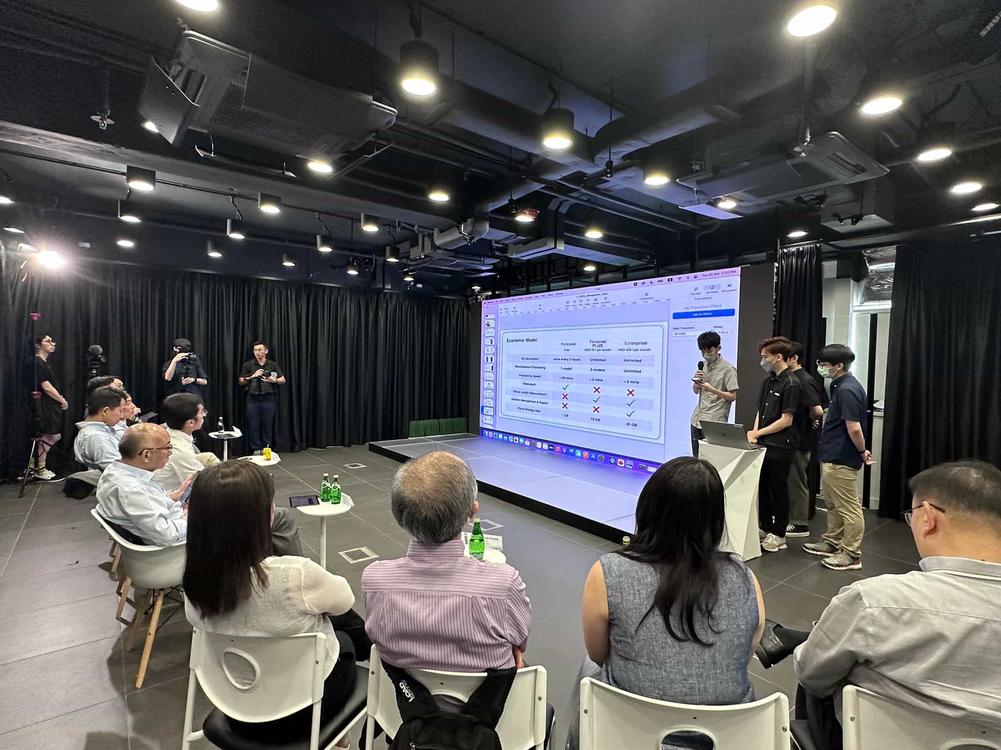 香港青年創業家總商會 - 擔任「創新意念獎及種子基金計劃 2022/23」決賽評審